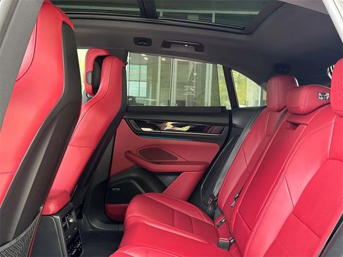 Used 2025 Porsche Macan 4S Electric image 24