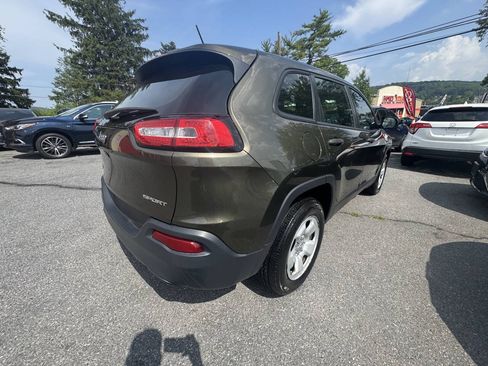 Used 2015 Jeep Cherokee Sport w/ Cold Weather Group AWD/4WD image 6