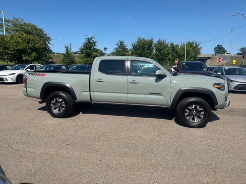 Used 2023 Toyota Tacoma TRD Off-Road w/ Technology Package AWD/4WD image 11
