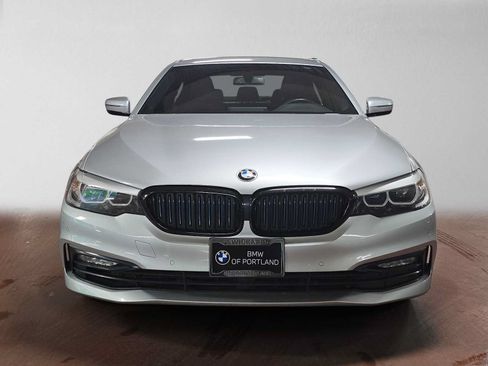 Used 2018 BMW 530e xDrive w/ Premium Package 2 AWD/4WD image 8