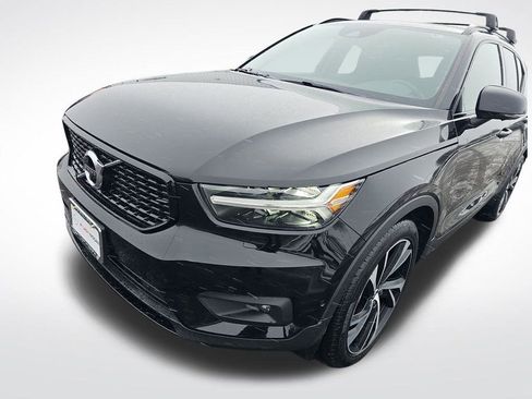 Used 2019 Volvo XC40 T5 R-Design image 17
