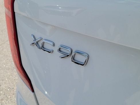 Certified 2024 Volvo XC90 T8 Plus w/ Protection Package AWD/4WD image 9