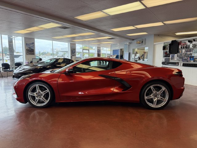 Used 2025 Chevrolet Corvette Stingray Preferred Cpe w/ Battery Protection Package RWD image 2