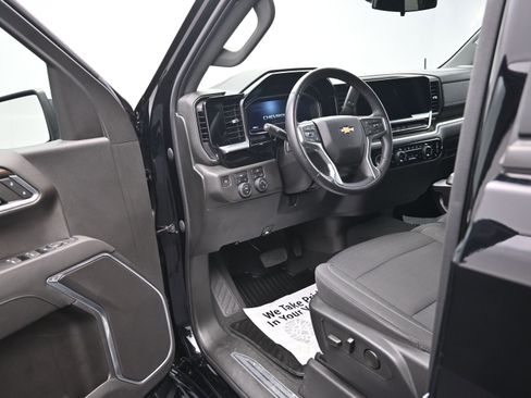 Used 2022 Chevrolet Silverado 1500 LT image 9