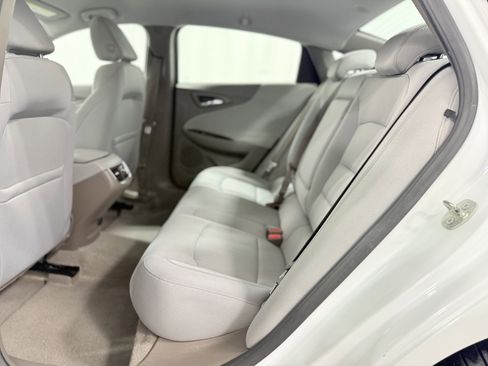 Used 2018 Chevrolet Malibu LT image 24