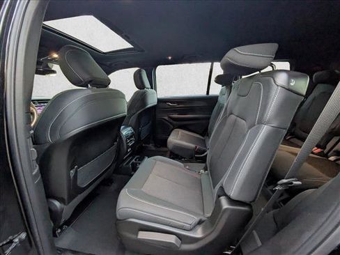 New 2025 Jeep Grand Cherokee L Laredo w/ Luxury Tech Group I image 17