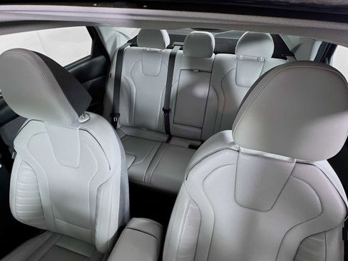 Certified 2024 Hyundai Elantra Limited image 23