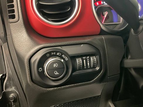Used 2022 Jeep Gladiator Rubicon w/ Cold Weather Group AWD/4WD image 21