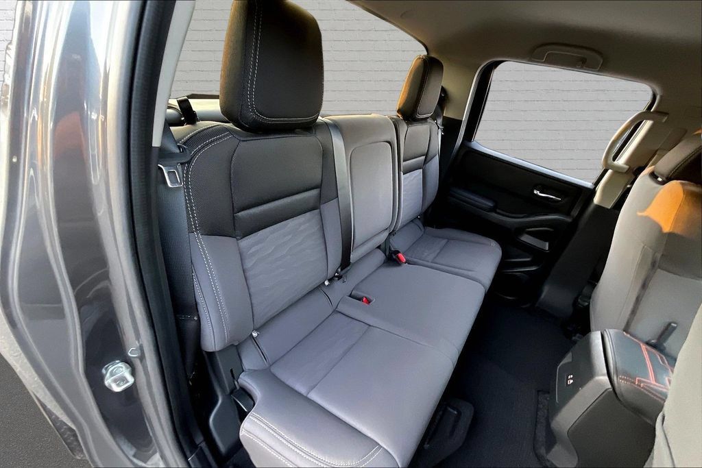 Used 2023 Nissan Frontier SV AWD/4WD image 24