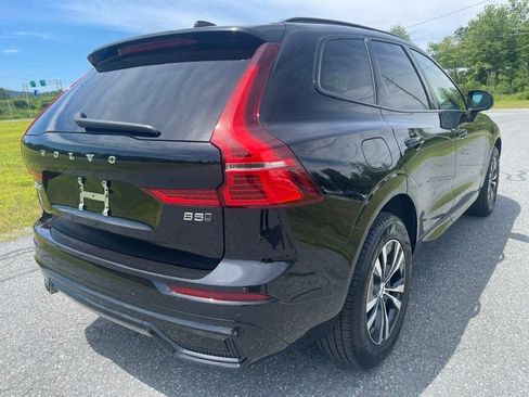 Used 2025 Volvo XC60 B5 Core AWD/4WD image 4