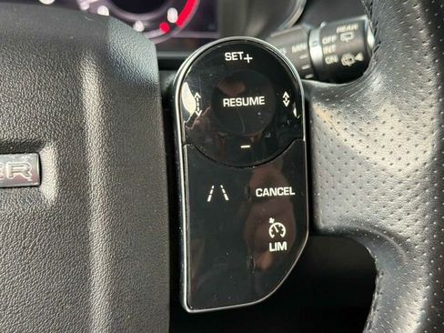 Used 2019 Land Rover Range Rover Sport HSE image 32