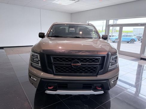 Used 2021 Nissan Titan PRO-4X w/ Pro-4x Utility Package AWD/4WD image 17