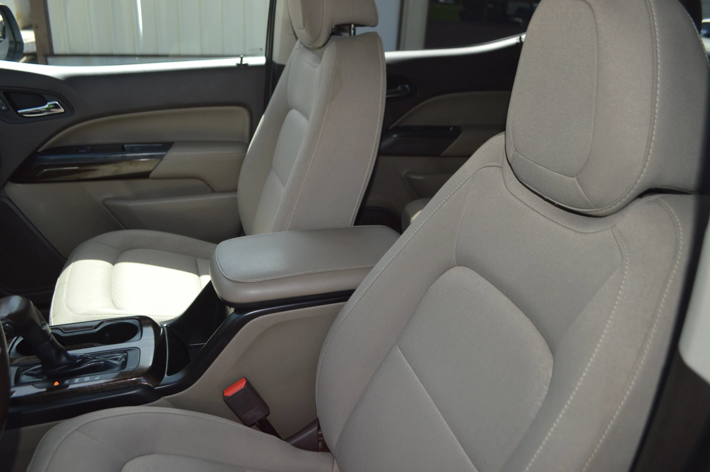Used 2018 GMC Canyon SLE RWD image 16