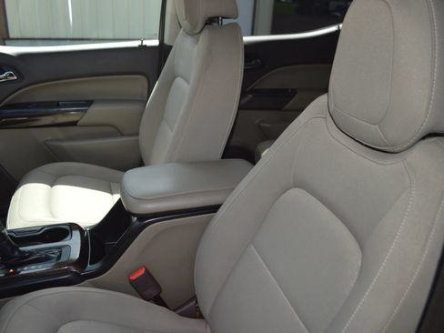 Used 2018 GMC Canyon SLE RWD image 16