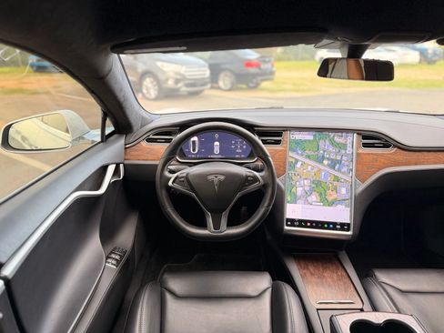 Used 2018 Tesla Model S AWD image 30