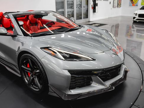 Used 2024 Chevrolet Corvette Z06 w/ Z07 Performance Package RWD image 24