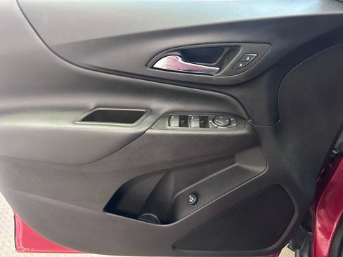 Used 2024 Chevrolet Equinox LT w/ LPO, Floor Liner Package FWD image 4