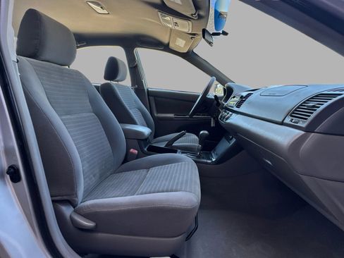 Used 2005 Toyota Camry LE FWD image 39