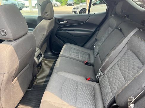 Used 2018 Chevrolet Equinox LT w/ Sun & Infotainment Package FWD image 9