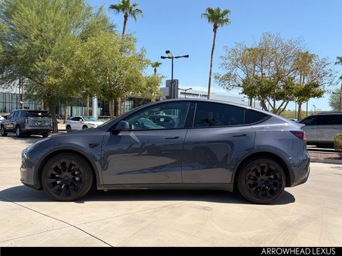 Used 2022 Tesla Model Y Long Range AWD/4WD image 3
