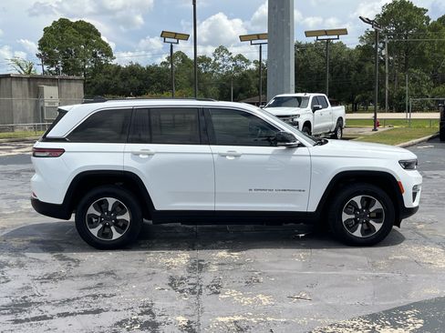 Used 2023 Jeep Grand Cherokee 4WD 4xe image 14