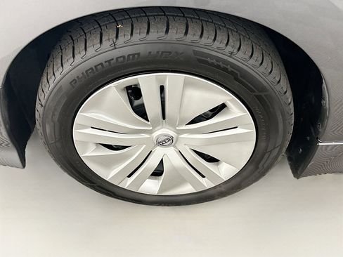 Used 2023 Nissan Leaf S image 11