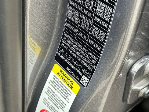 Used 2024 Land Rover Range Rover Evoque Dynamic SE image 38