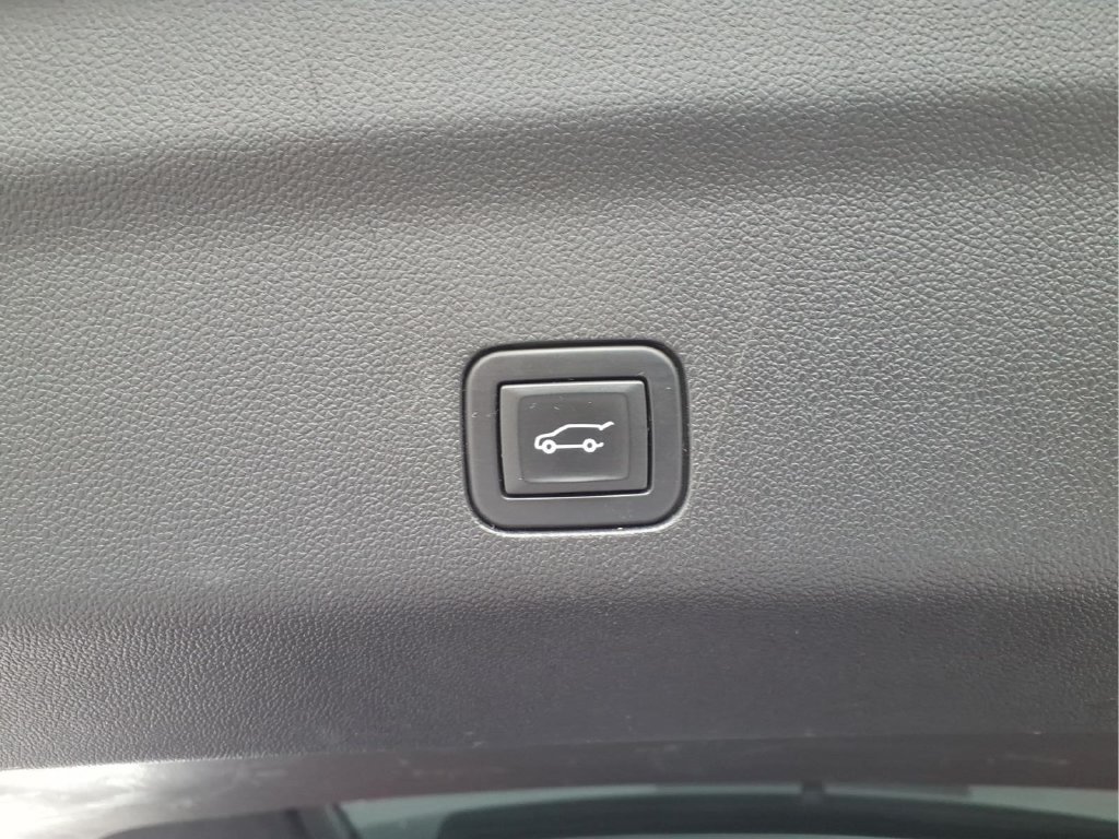 Certified 2021 GMC Yukon SLT w/ SLT Premium Package AWD/4WD image 26