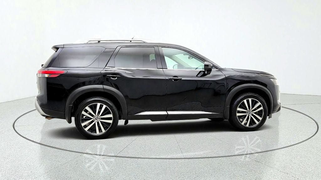 Used 2025 Nissan Pathfinder Platinum w/ Cargo Package AWD/4WD image 4