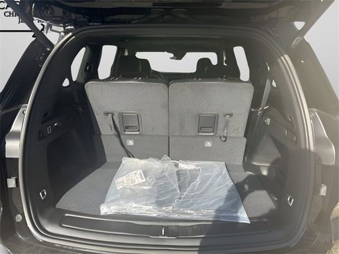 New 2025 Jeep Grand Cherokee L Altitude image 26