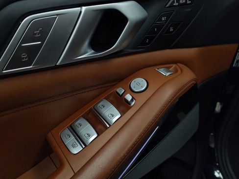 Used 2019 BMW X7 xDrive50i w/ M Sport Package image 12