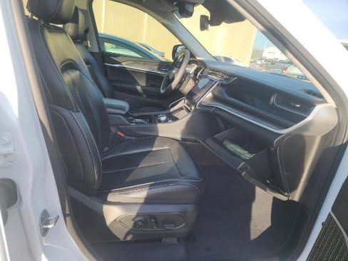 Used 2023 Jeep Grand Cherokee 4WD 4xe image 7