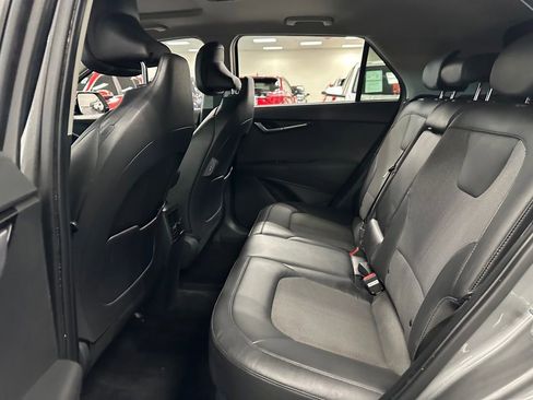 Used 2023 Kia Niro EX Touring image 26