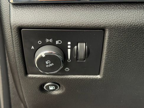 Used 2018 Jeep Grand Cherokee Overland image 24