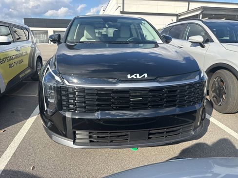 Used 2026 Kia Sportage EX image 2