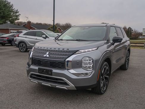 Used 2022 Mitsubishi Outlander SE image 5