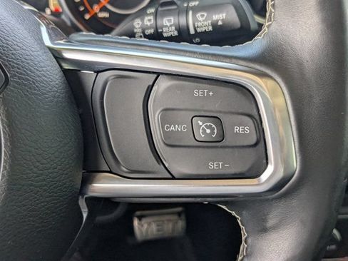 Used 2018 Jeep Wrangler Unlimited Sahara AWD/4WD image 23