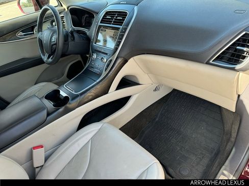 Used 2017 Lincoln MKX Reserve image 11