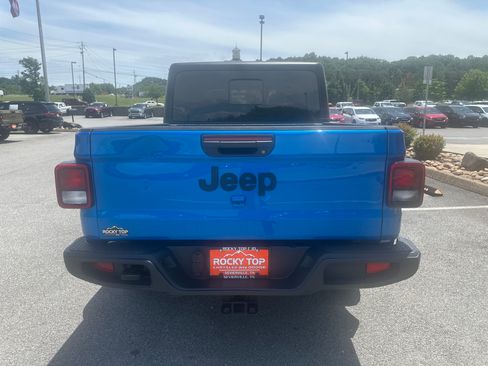 Used 2022 Jeep Gladiator Sport AWD/4WD image 8