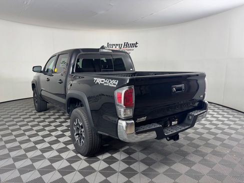 Used 2020 Toyota Tacoma TRD Off-Road AWD/4WD image 9