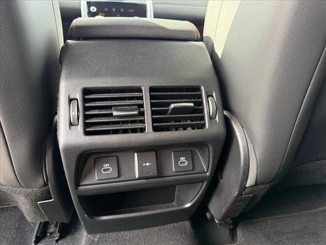 Used 2023 Land Rover Discovery Sport SE R-Dynamic AWD/4WD image 18