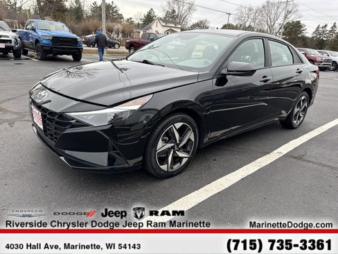 Used 2023 Hyundai Elantra SEL w/ Convenience Package image 17