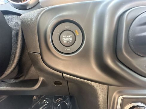 Used 2021 Jeep Wrangler Unlimited Sport image 17