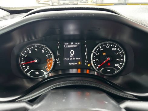 Used 2016 Jeep Renegade Latitude FWD image 12
