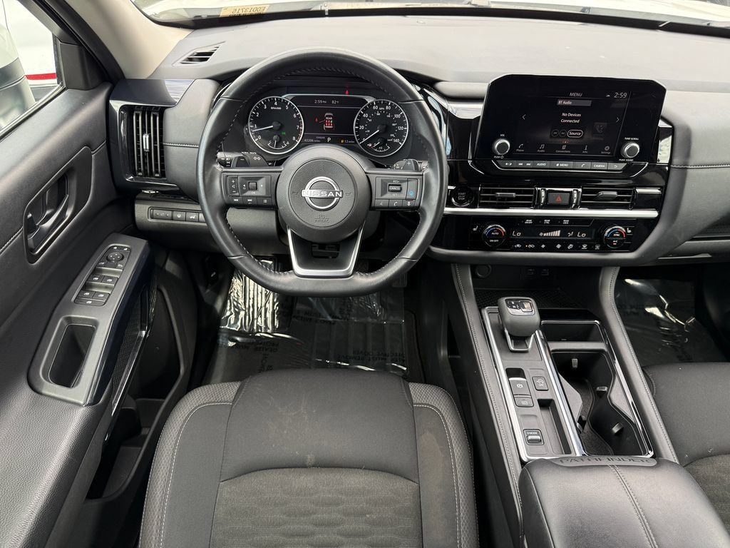 Used 2025 Nissan Pathfinder SV FWD image 21