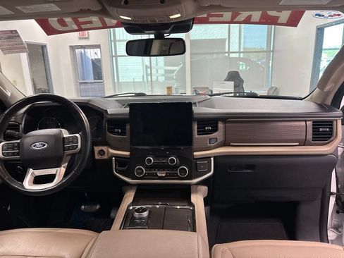Used 2024 Ford Expedition Limited RWD image 18