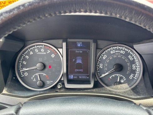 Used 2017 Toyota Tacoma TRD Pro AWD/4WD image 21