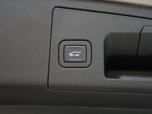 Used 2024 Cadillac XT4 Premium Luxury w/ Cold Weather Package AWD/4WD image 11