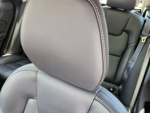 Used 2024 Volvo XC60 T8 Ultimate w/ Protection Package Premier AWD/4WD image 6