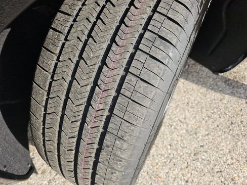 New 2026 Cadillac Vistiq Sport w/ LPO, Floor Liner Package image 34